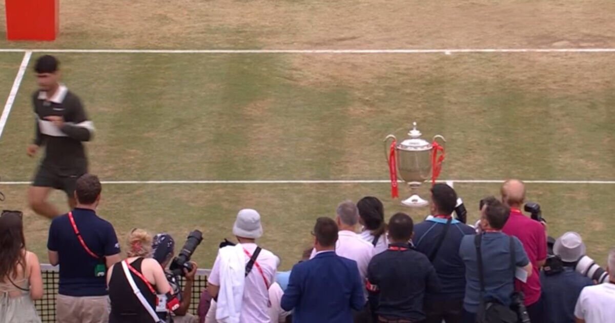 Carlos Alcaraz halts trophy presentation and risks upsetting major sponsor | Tennis | Sport