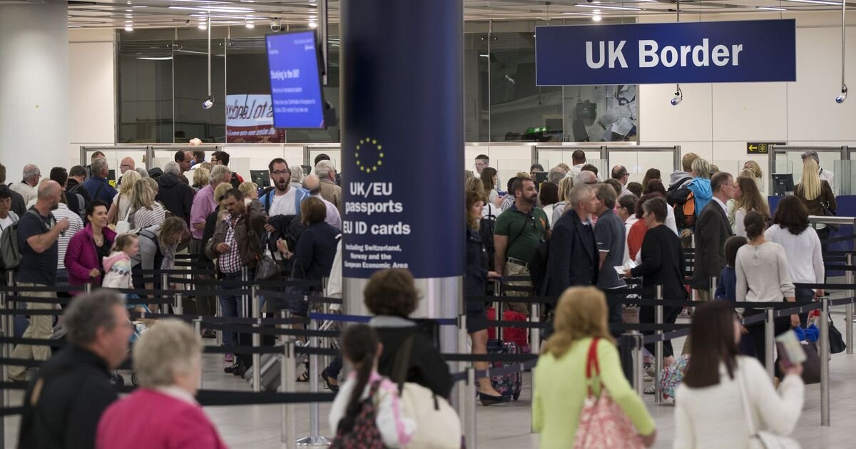 New-travel-rule-could-slash-security-waiting-times-at-11.jpg