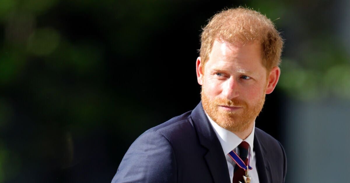 Top-royal-snapper-loved-by-the-royals-hits-out-at.jpg
