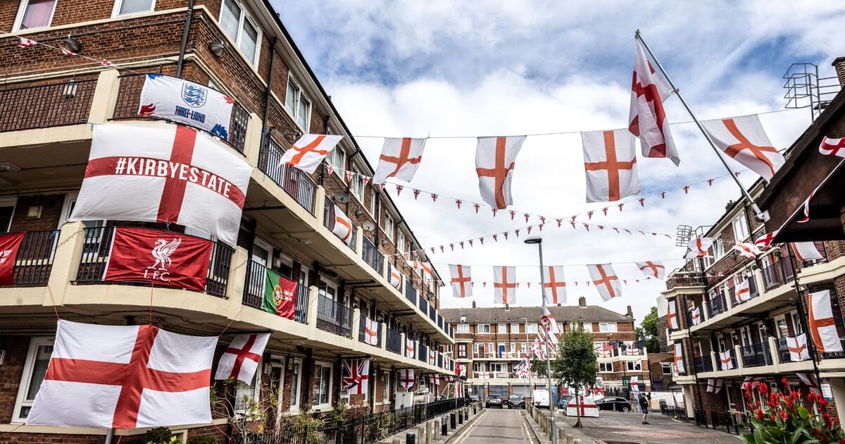 Englands-most-patriotic-estate-tells-naysayers-that-St-Georges-flags.jpg