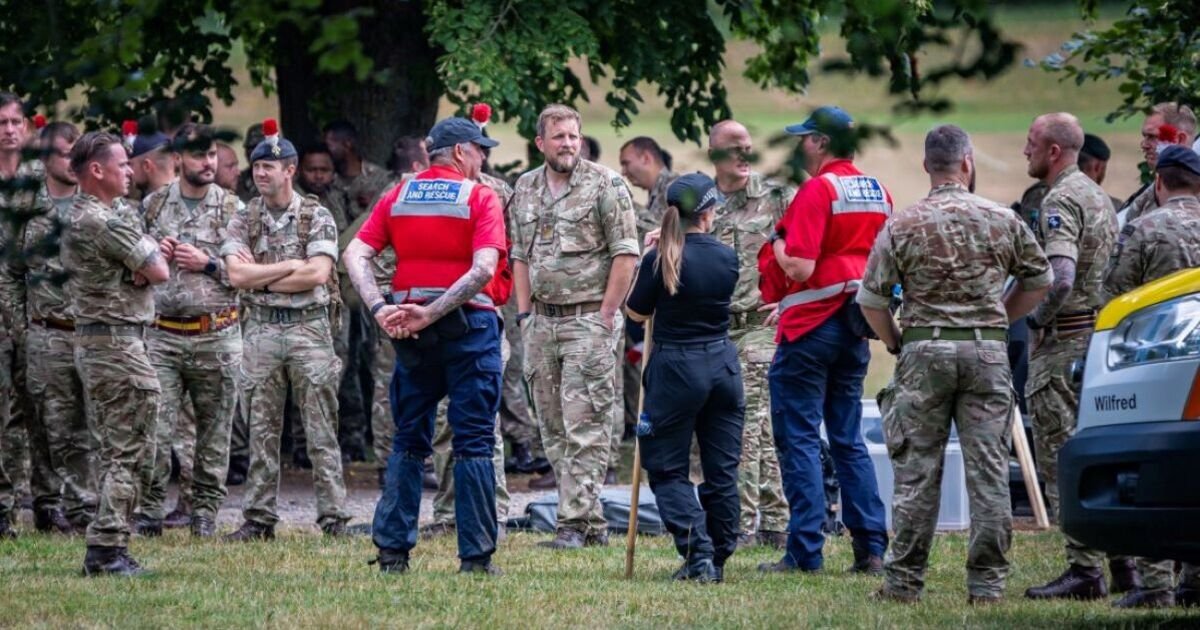 Soldiers-deployed-in-UK-town-to-assist-authorities-in-search.jpg