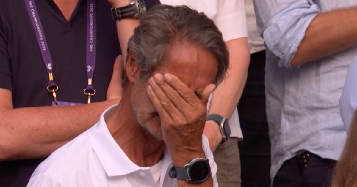 Wimbledon-stars-dad-fights-back-tears-in-stands-after-emotional.jpg