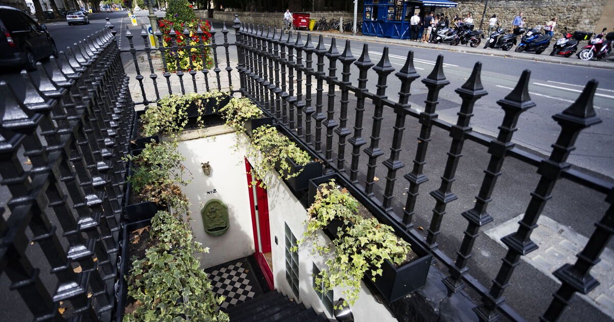Britains-smallest-hotel-opens-in-former-Victorian-toilet-under-busy.jpg