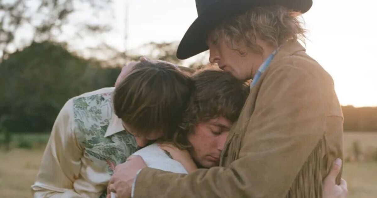 'Gripping' period drama that has fans 'sobbing' is now streaming on Netflix