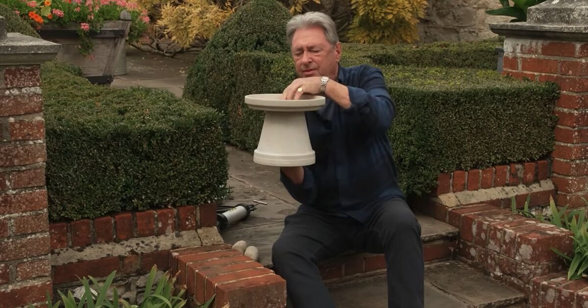 Alan-Titchmarsh-shows-how-to-make-your-own-bird-bath.jpg