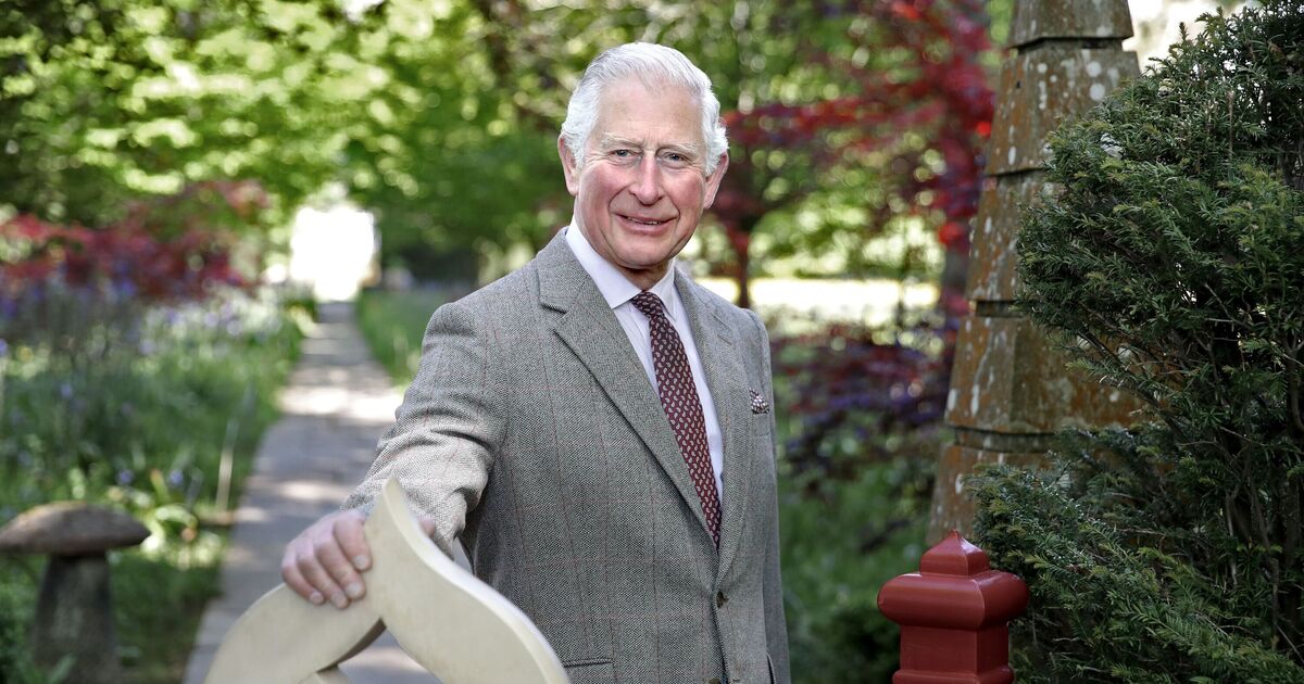 King Charles’ ex gardener reveals exact date your garden furniture must be put away