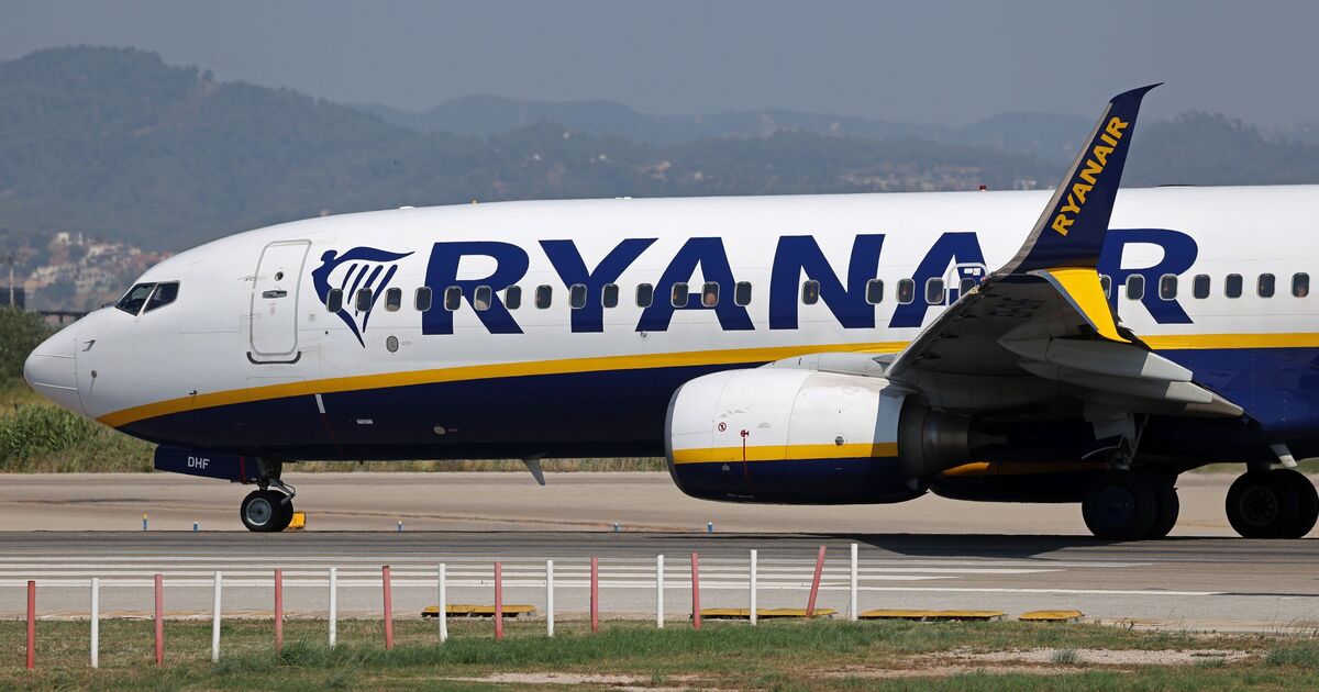 Ryanair slammed over £100 bill for Canary Islands ticket after tragedy | World | News