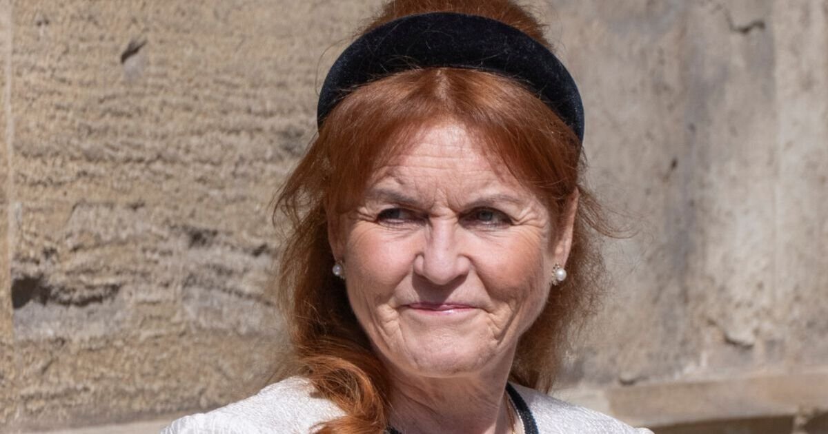 Sarah-Ferguson-left-on-her-own-as-Palace-completely-cuts.jpg