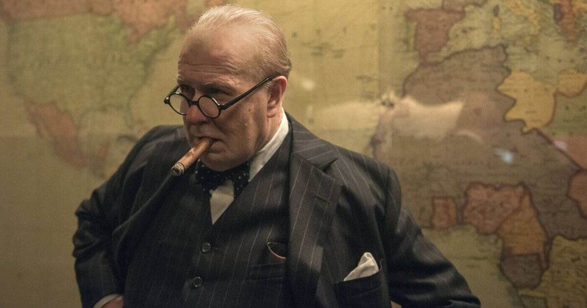 Fans hail war film on ITV tonight with unrecognisable star 'one of best ever'