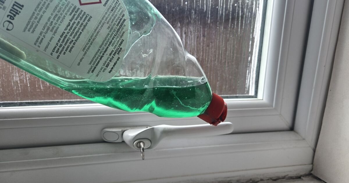 Households-urged-to-rub-washing-up-liquid-on-windows-from.jpg