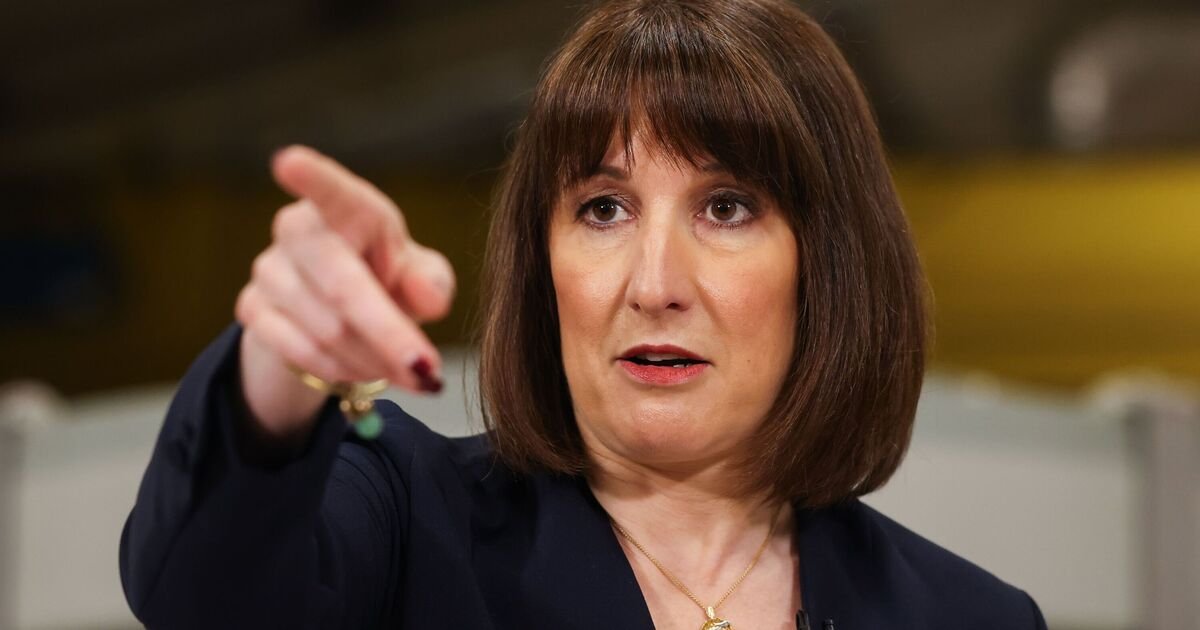 Rachel Reeves pay-per-mile fee blasted as £300 per year ‘cash grab’