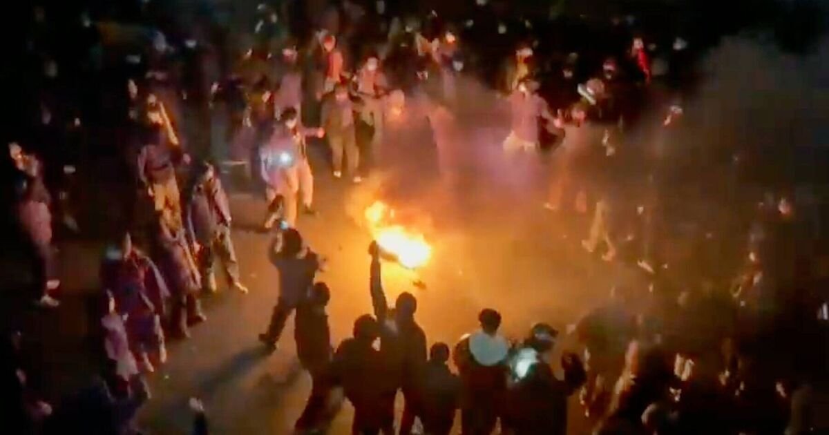 Iran threatens revenge if Trump intervenes as reports claim 500 dead | World | News