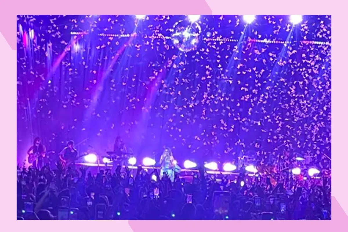 My wife is a Hilary Duff superfan and saw her live. Here are her thoughts