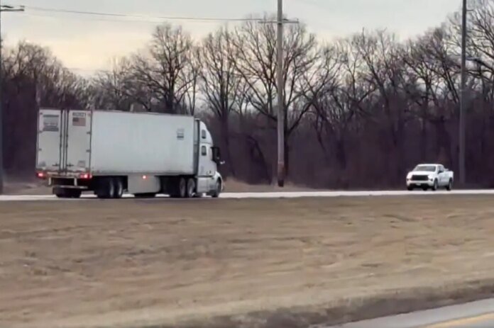 Somali-trucker-driving-wrong-way-on-Missouri-highway-couldnt-read-basic.jpg
