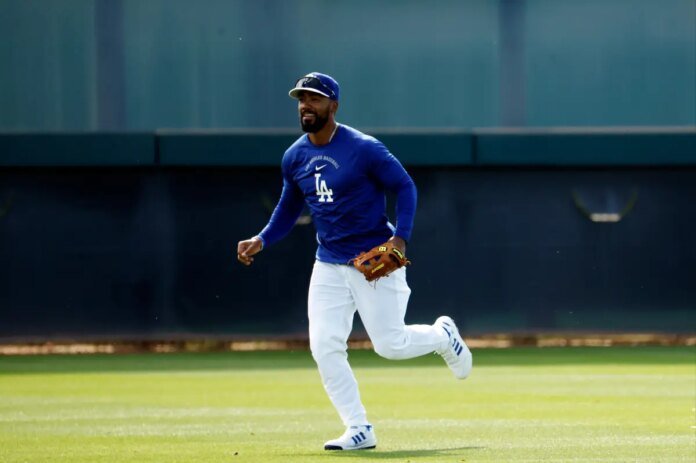 Teoscar-Hernandez-ready-for-Dodgers-at-spring-training.jpg