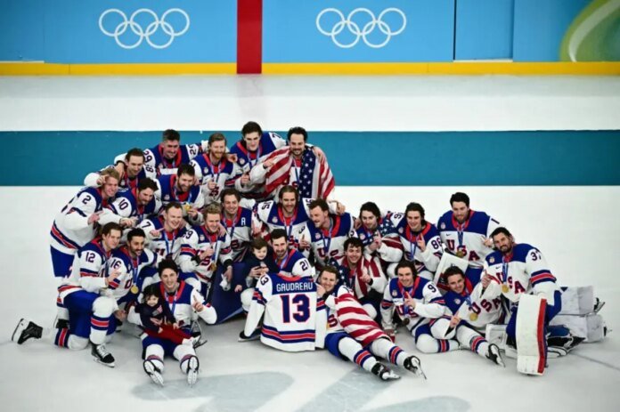 US-mens-Olympic-hockey-team-lands-outside-Washington-DC-ahead.jpg