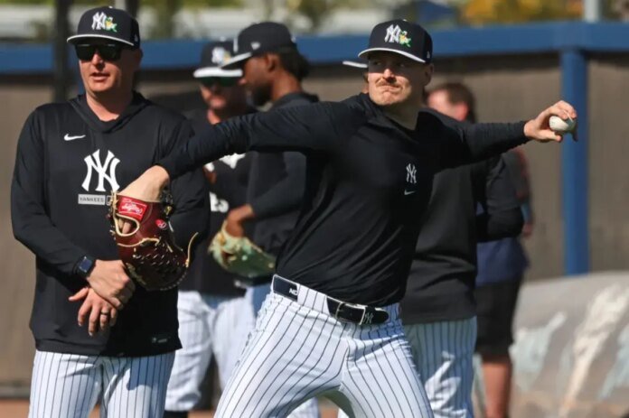 Yankees-Brent-Headrick-already-bringing-heat-at-spring-training.jpg