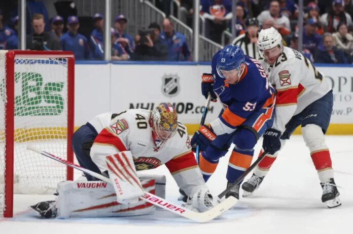 Casey-Cizikas-fourth-line-spark-Islanders-in-much-needed-win.jpg