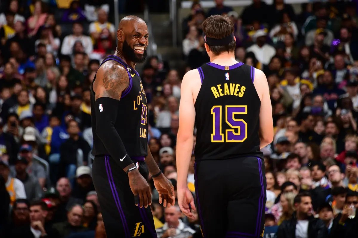 Austin Reaves fails to recreate iconic Dwyane Wade pose after LeBron James alley-oop in Lakers win over Cavs
