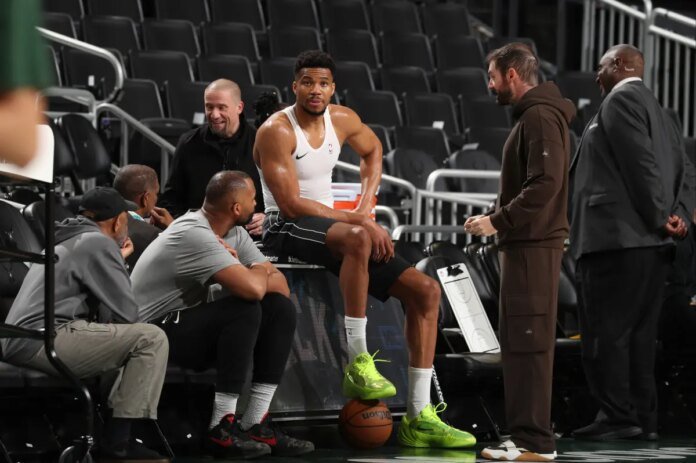 Giannis-Antetokounmpo-speaks-out-amid-feud-with-Bucks-over-his.jpg