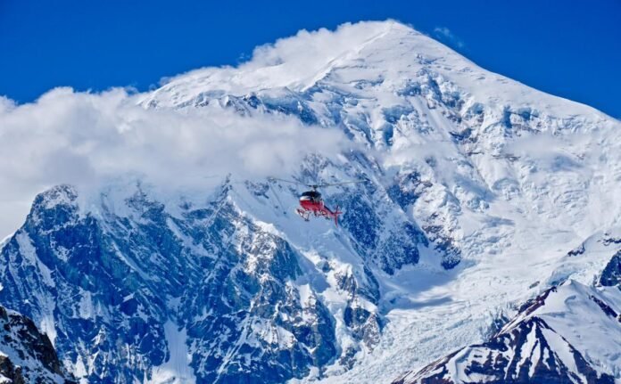 Desperate-rescue-mission-launched-after-4-climbers-fall-from-Americas.jpg