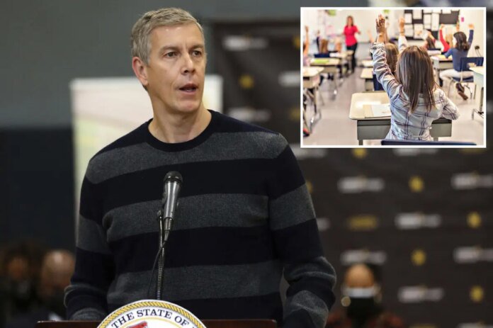 Obamas-Education-Secretary-Arne-Duncan-flunks-Dems-over-terrible-schools.jpg