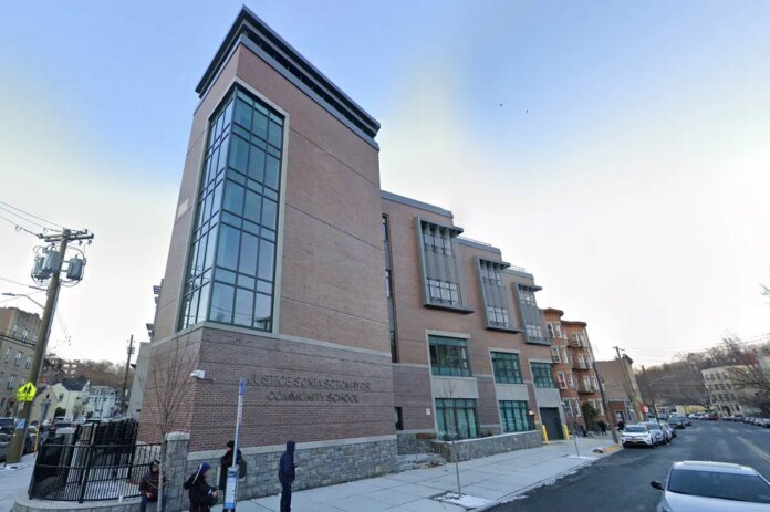 6th-grader-chokes-to-death-in-NY-school-during-apparent-TikTok.jpg