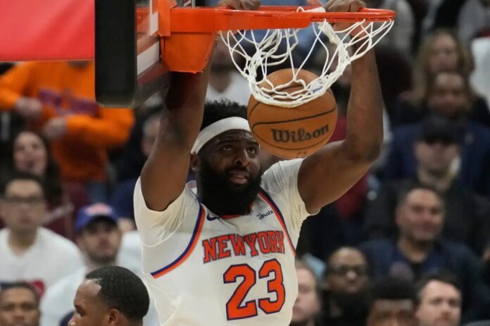 Mitchell-Robinson-avoiding-media-as-mystery-grows-around-broken-pinky.jpg