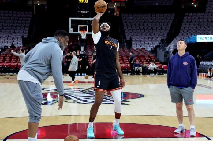 Mitchell-Robinson-takes-part-in-Knicks-practice-with-Game-1.jpg