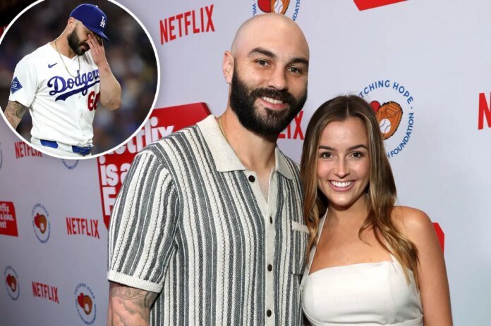 Tanner-Scotts-wife-posts-death-threats-she-received-about-newborn.jpg